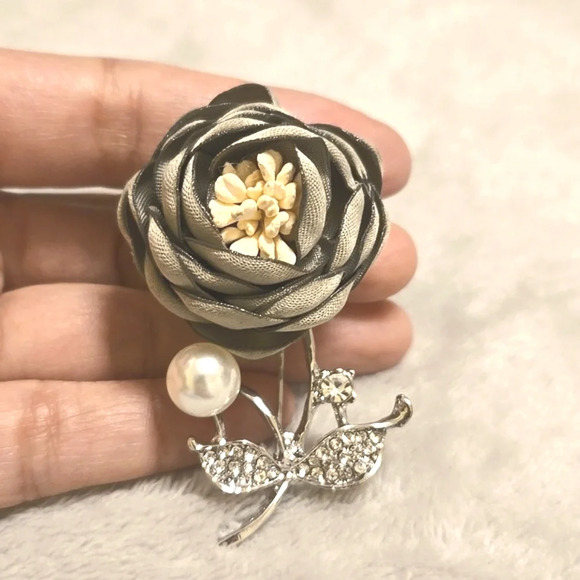 #485 Vintage Rose brooch - Picture 6 of 7